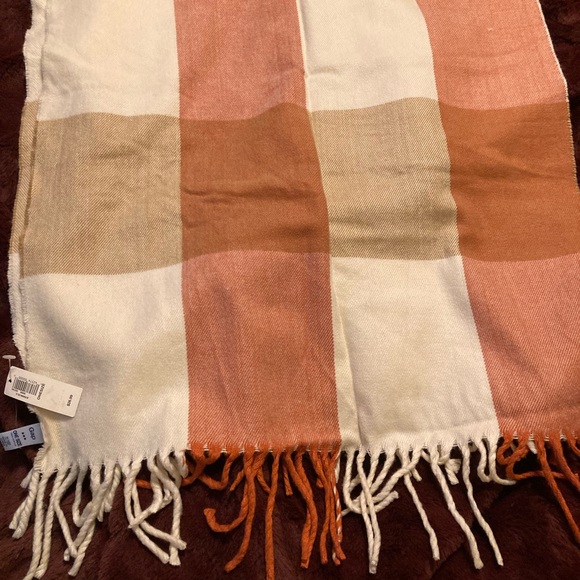 Gap long multi color scarf - Picture 5 of 10